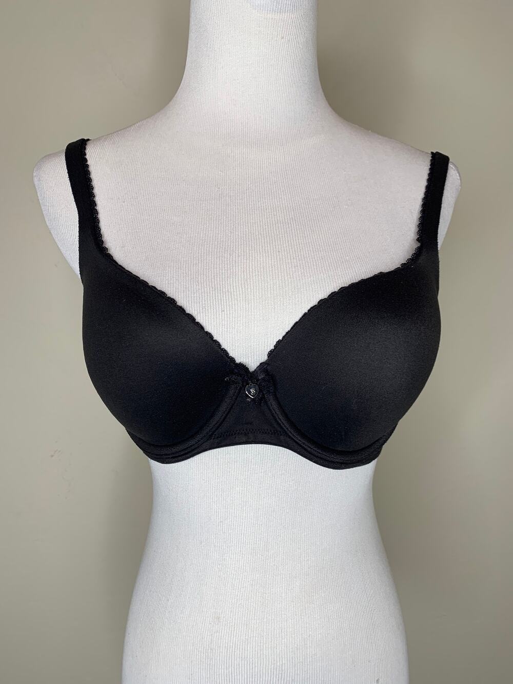 Victoria's Secret Body Black 34D Demi Bra Underwire